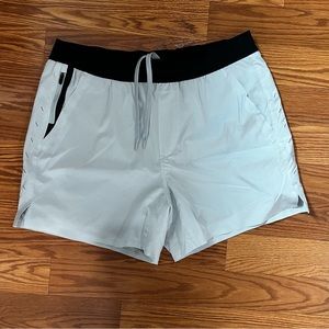 Ten thousand Interval Short - Light Grey